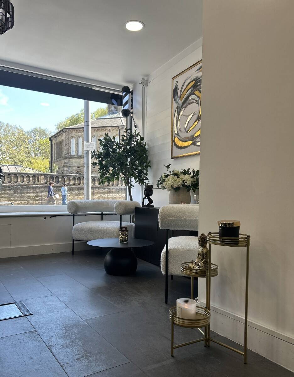 Barber shop for sale Men’s grooming room in Chelsea London Affluent area