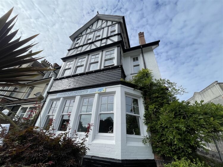 Beautifully presented guest house in a prime position close to Torquay Harbour For Sale in Torquay