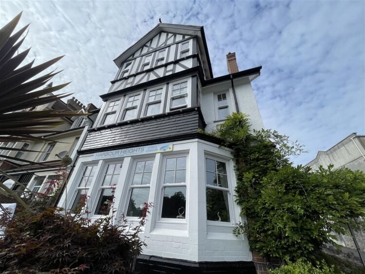 Beautifully presented guest house in a prime position close to Torquay Harbour For Sale in Torquay Photo 3