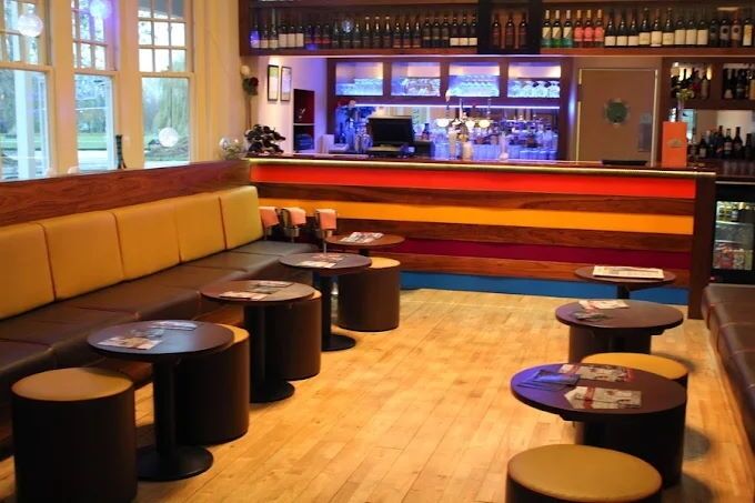 Prestigious Licensed Indian Restaurant for Sale Photo 3
