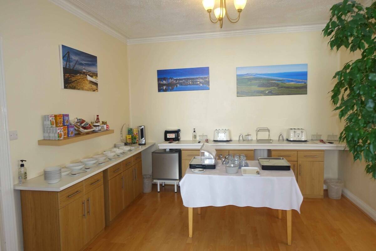 Immaculate Freehold Guest House Convenient Beach in Weymouth Photo 3