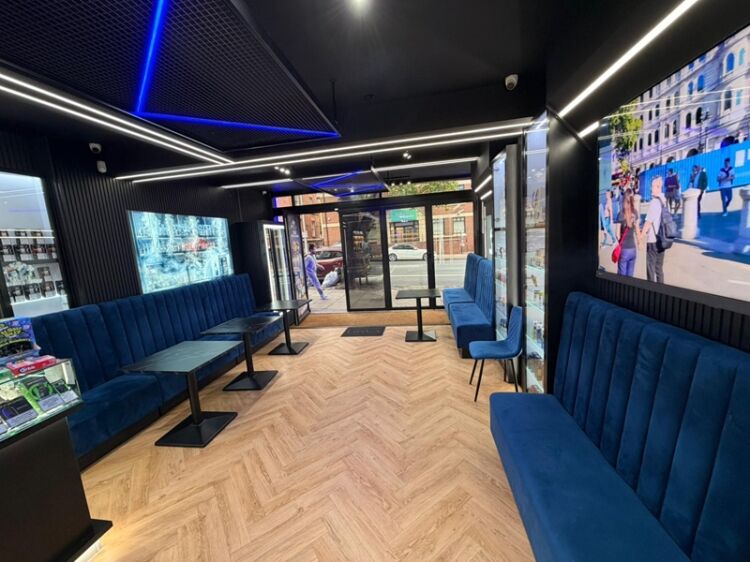 Turnkey Vape & Shake Bar in Nottingham’s Nightlife Hotspot! Photo 3
