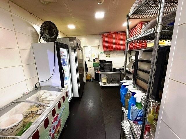 Fast Food Take Away - Pizza, Burgers And Kebabs for Sale