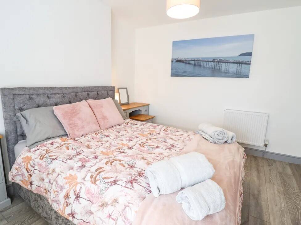 Holiday cottage for sale llandudno