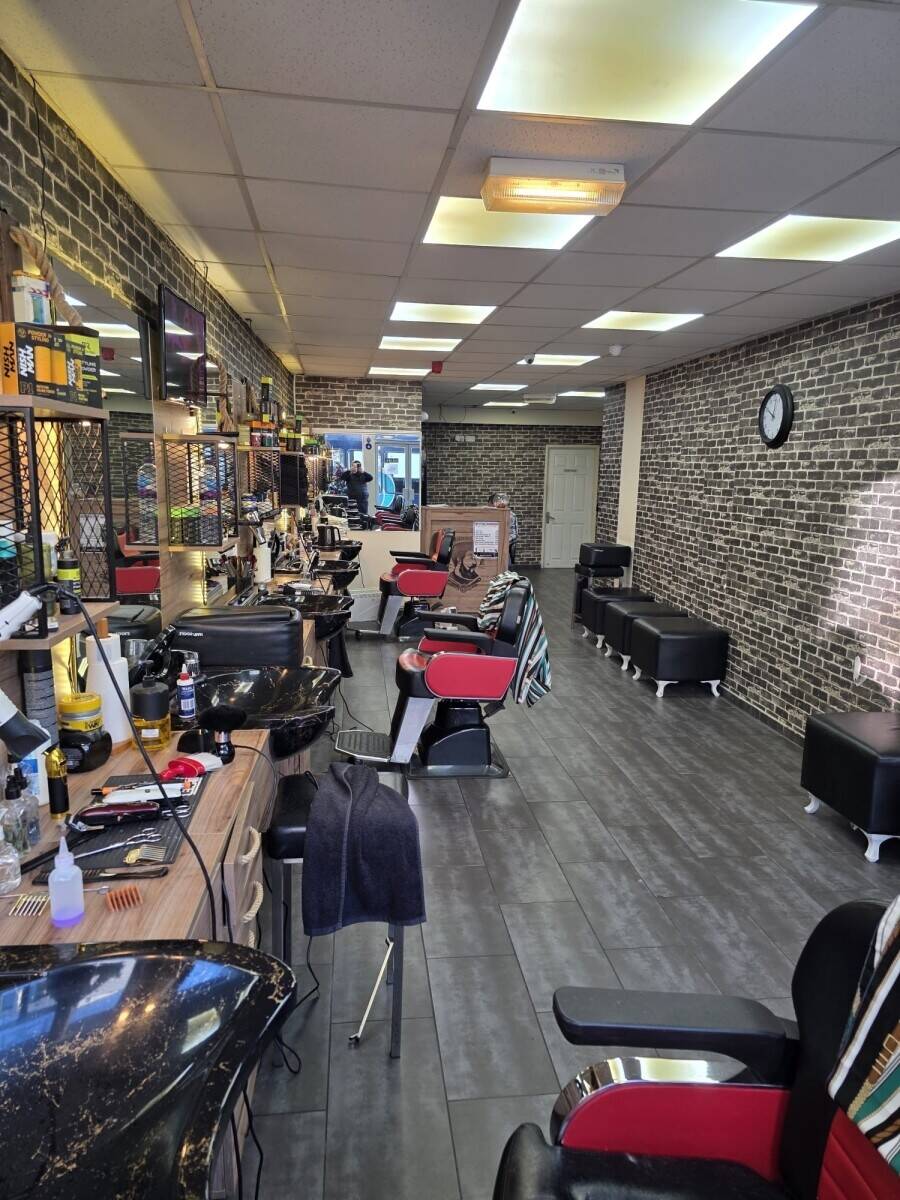 High Street Cheltenham, 15 years established barber shop for sale