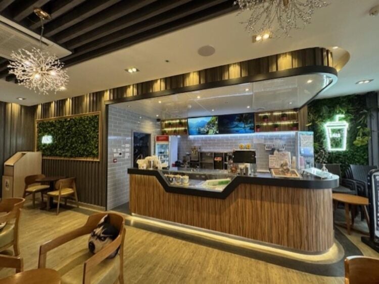 Leasehold Bubble Tea Room Located In Coventry