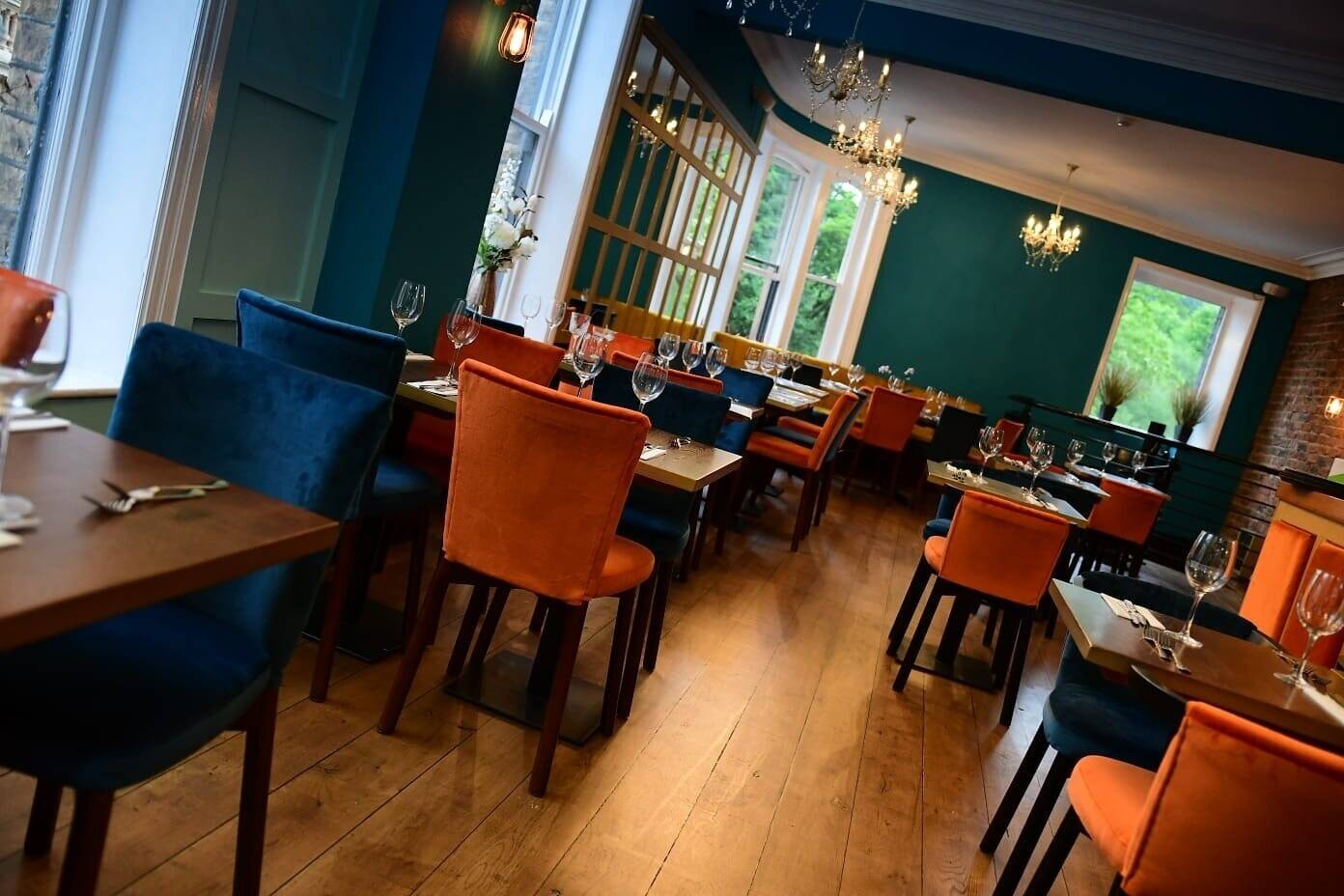 Vibrant Restaurant, Cocktail tapas Bar&ndash;Sowerby Bridge,Licensed to 3am, Fully Equipped,120 Covers Photo 4