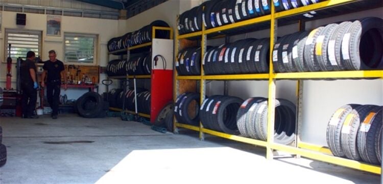 AN AWARD-WINNING TYRE AND MOTORING SERVICING BUSINESS