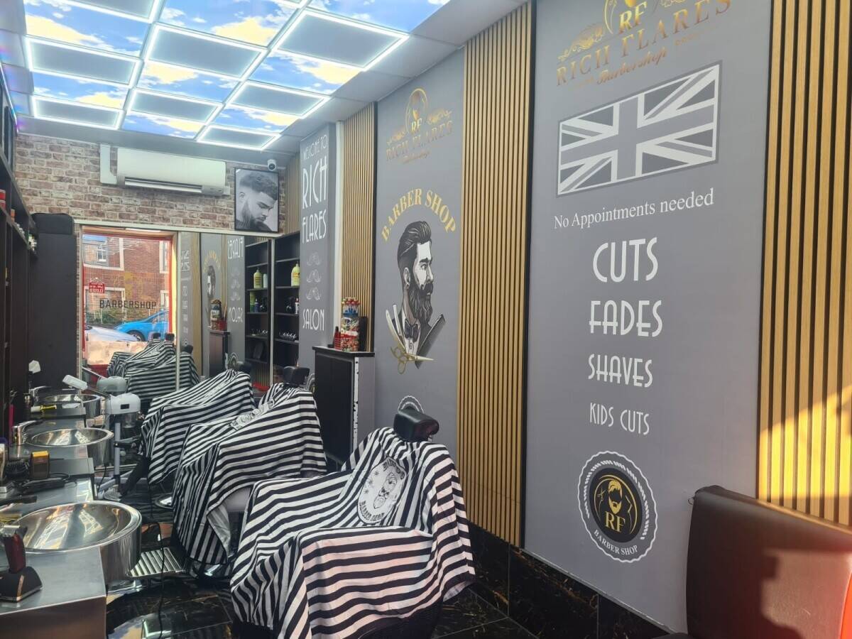 Fully equipped Barber Shop in Weybridge near High Street