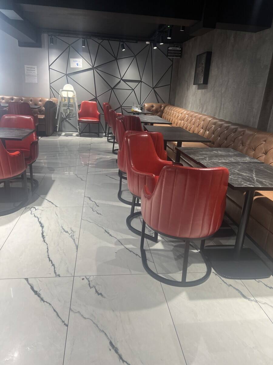 Supermarket / cafe 