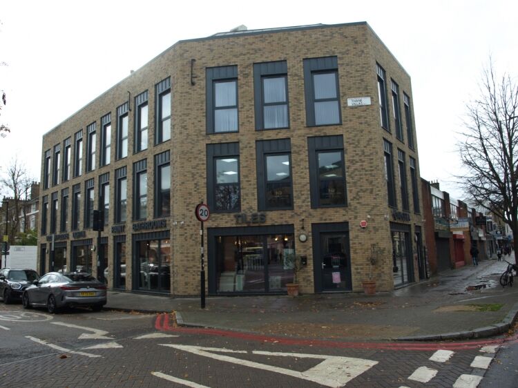 London Properties are pleased to offer to the market this beautiful Office boasts high ceilings and expansive windows, North London