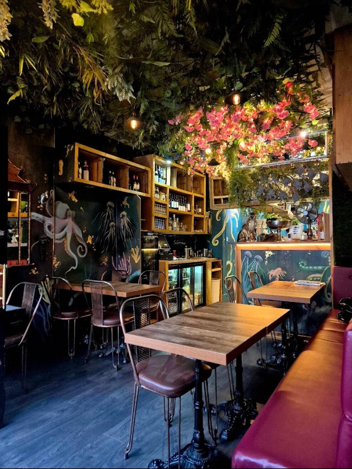 &nbsp;Fancy Tapas Cafe Bar/ Restaurant for sale in Prime spot
