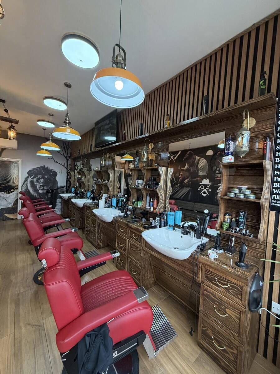 Barbers shop for Sale in Ley Street