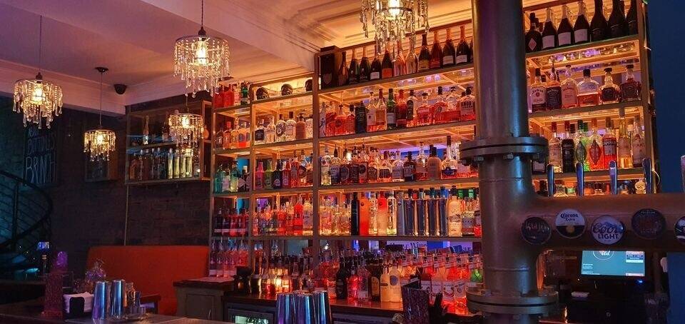 Cocktail bar and restaurant, 120 cover, only cocktail bar in the area serving tapas and pizza Photo 4