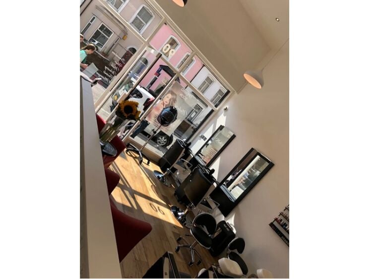 Five-Year-Established Salon with Excellent Online Presence Photo 3
