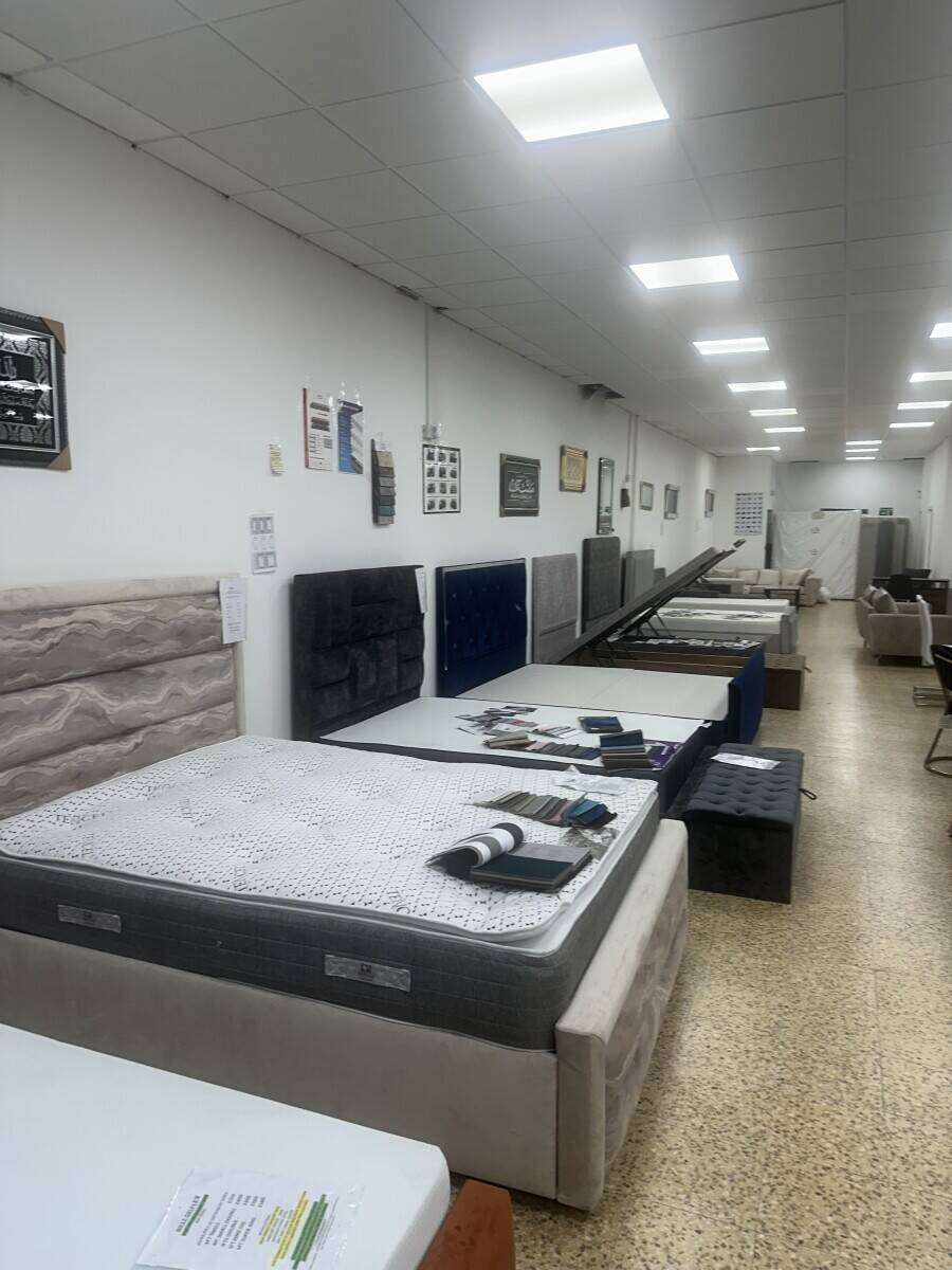 Furniture show room Photo 3