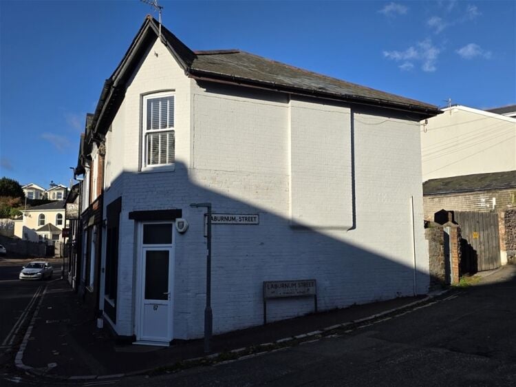 Auction Lot: 2 x Self-Contained Investments Flats, Torquay For Sale in Torquay Photo 3