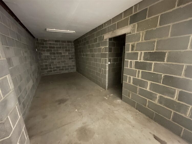 Light Industrial Unit with Mezzanine Offices For Sale in Ipplepen Photo 3