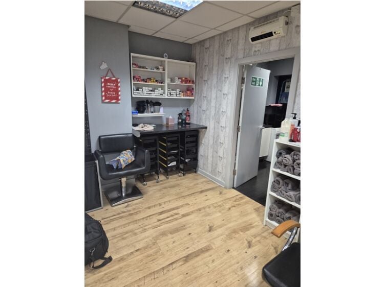 Reputable Hair & Beauty Salon – A Ready-Made Business Venture Photo 3