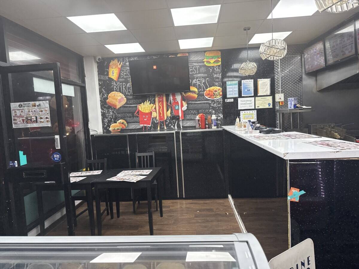 Chicken shop & pizza take away for sale Photo 3