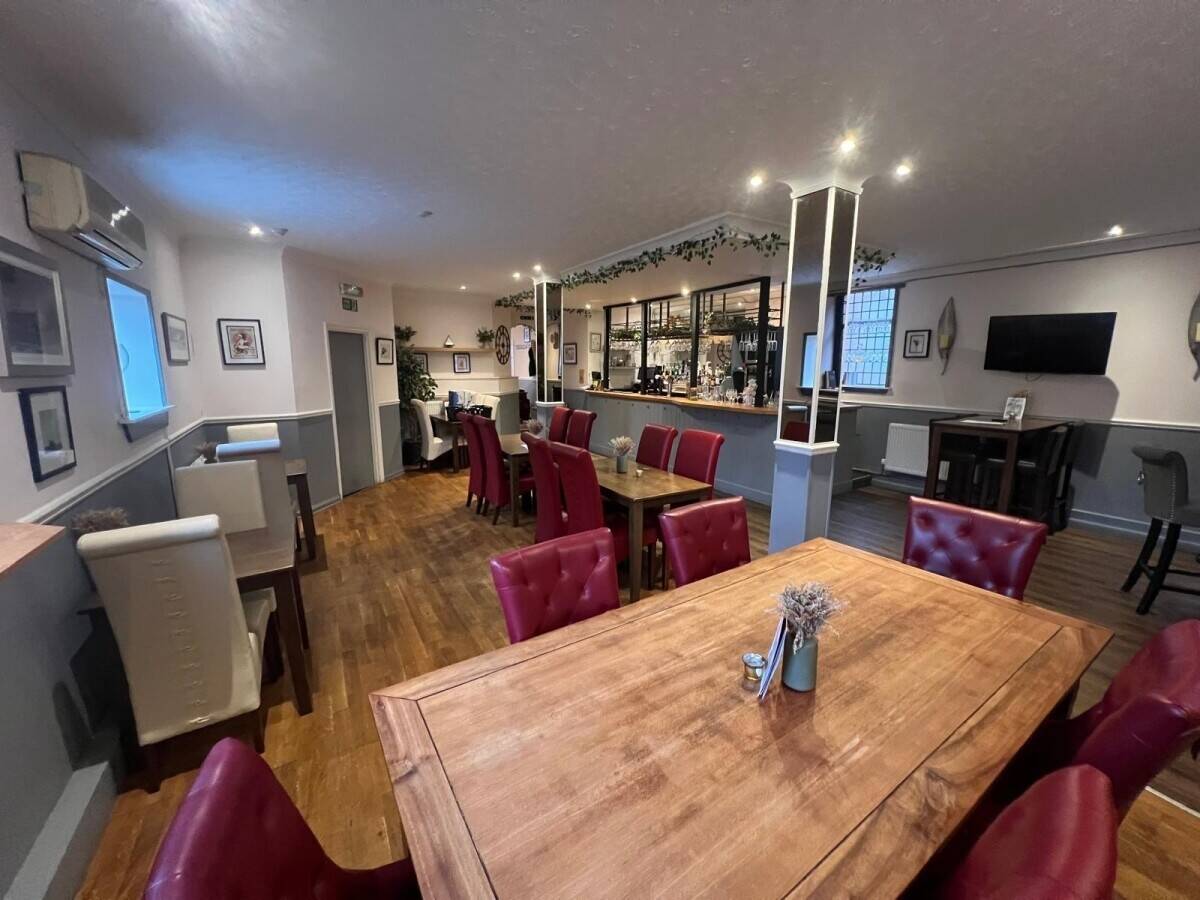 Exceptional licensed restaurant premises located in the desirable town of North Berwick (ref 1782) Photo 3
