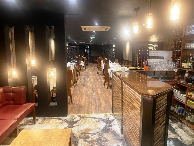 Old Establined Licenced Indian Restaurant & Takeaway for Sale Photo 3