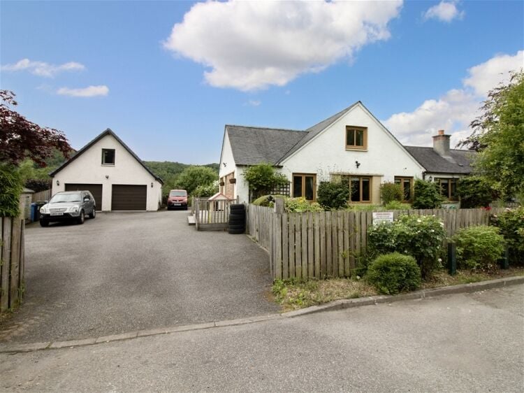 Contin Village Stores and 4 Bedroom House