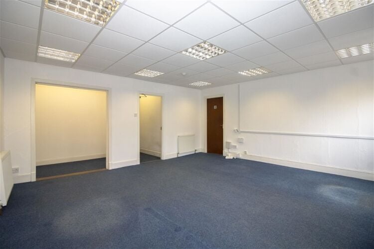 Investment Unit Opportunity – Retail Unit with Office Space & Yard Photo 3