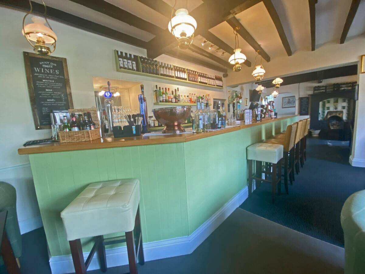 CEIRIOG VALLEY - STUNNING 18 BEDROOM COUNTRY HOTEL IN AN AREA OF OUTSTANDING NATURAL BEAUTY Photo 3