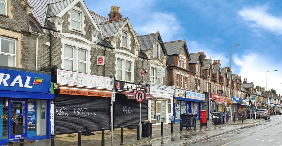 Barber Shop and Hairdressing Salon For Sale in Reading, Whitley Street - Beauty Room Photo 3