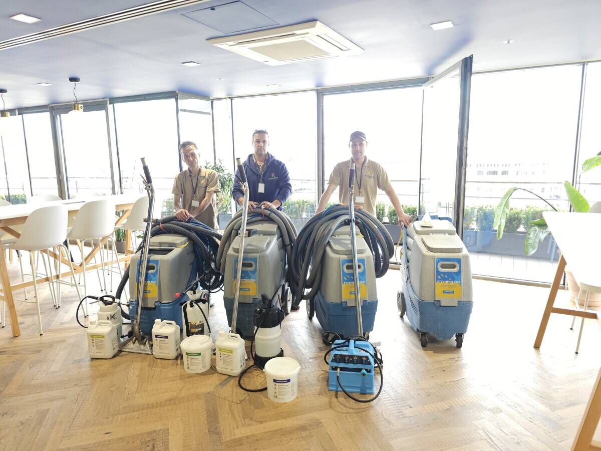Your Best Commercial Carpet Cleaning In London Photo 3