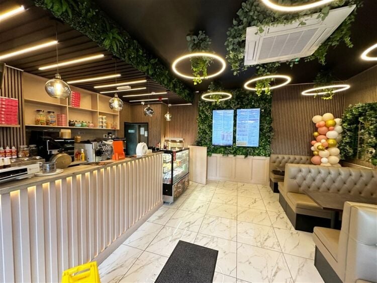 Diner/Restaurant in Hyde Photo 3