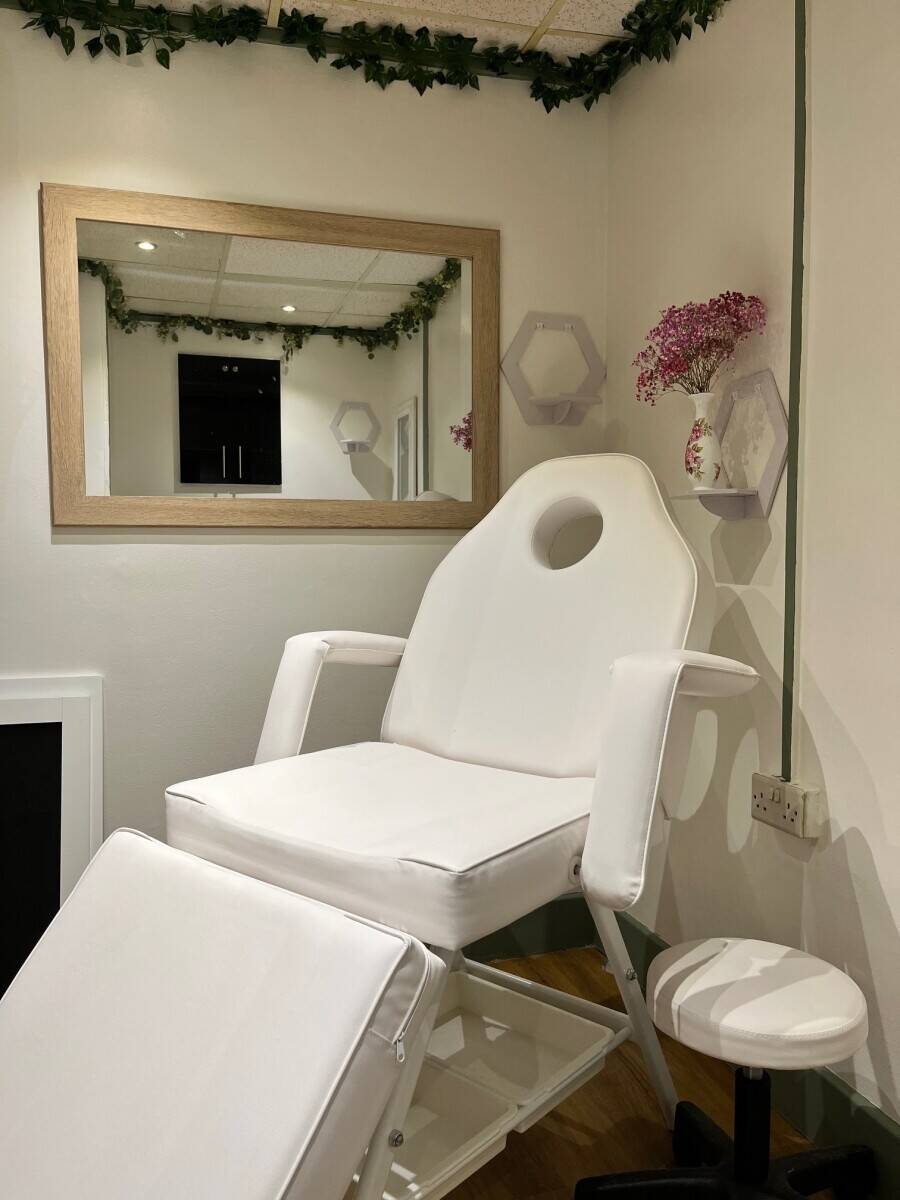 Hands Off Salon Rental Business for Sale &ndash; Prime Bournemouth Location