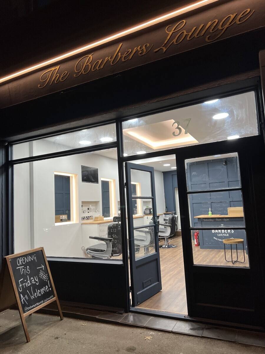 **For Sale: Fully Equipped Barbershop in Walton on the Hill, Surrey** Photo 2