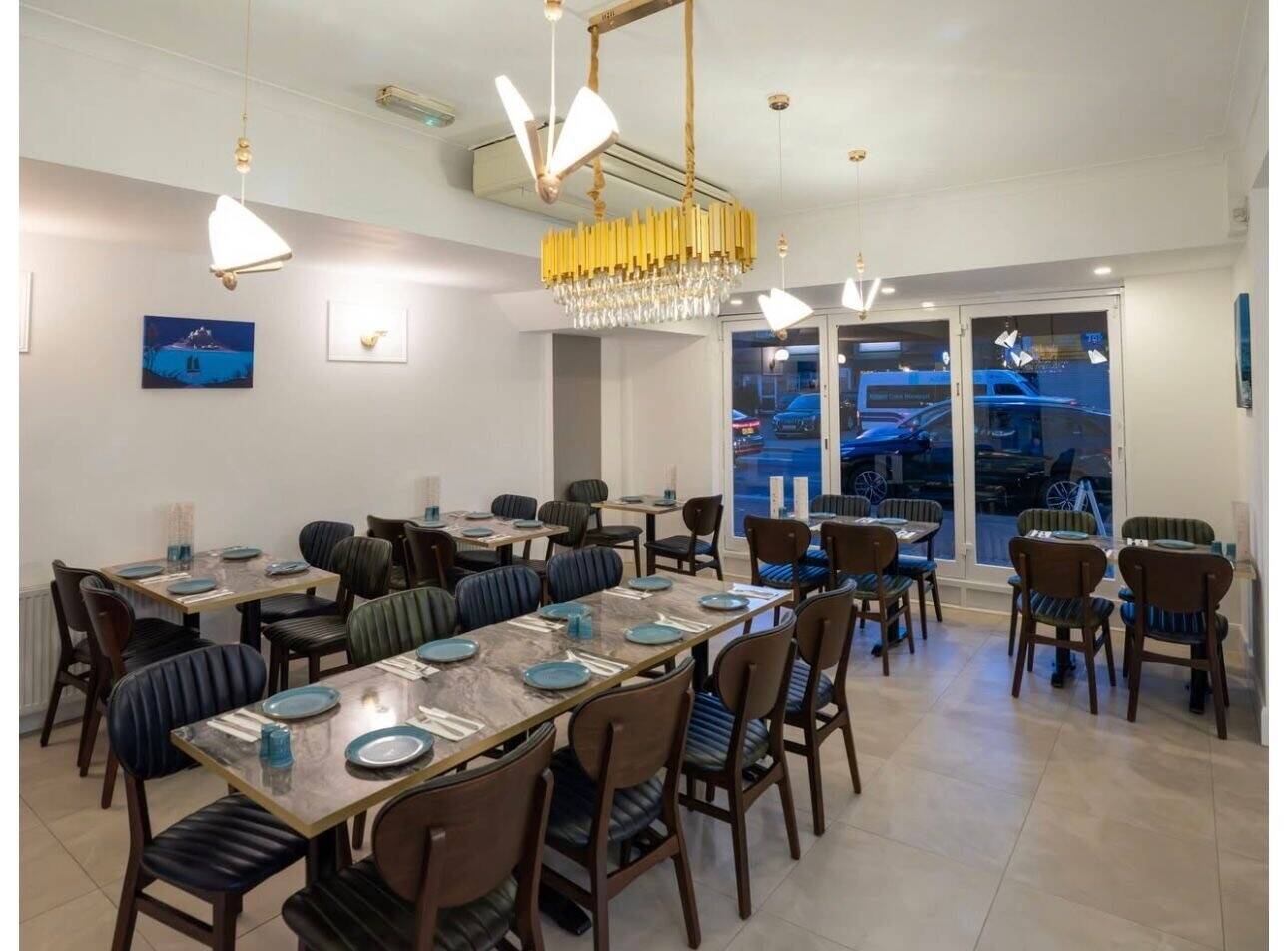 Fully Fitted Restaurant/Takeaway for Sale – Palmers Green (N13) – Extraction – All Equipment Included 