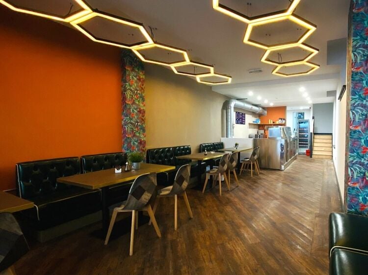 Leasehold Fish & Chip Takeaway Located In Rotherham, South Yorkshire Photo 3