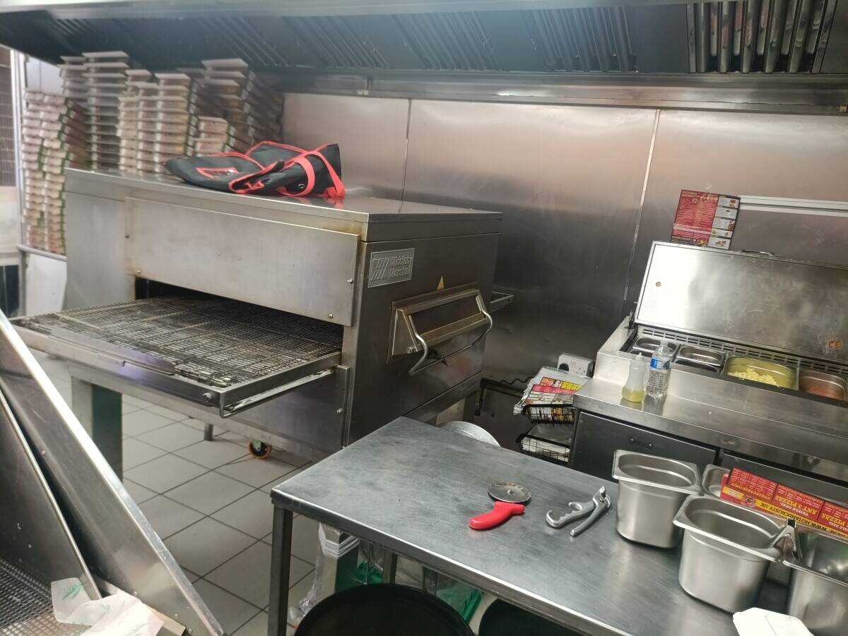 Pizza shop for sale in Darlaston  Photo 3