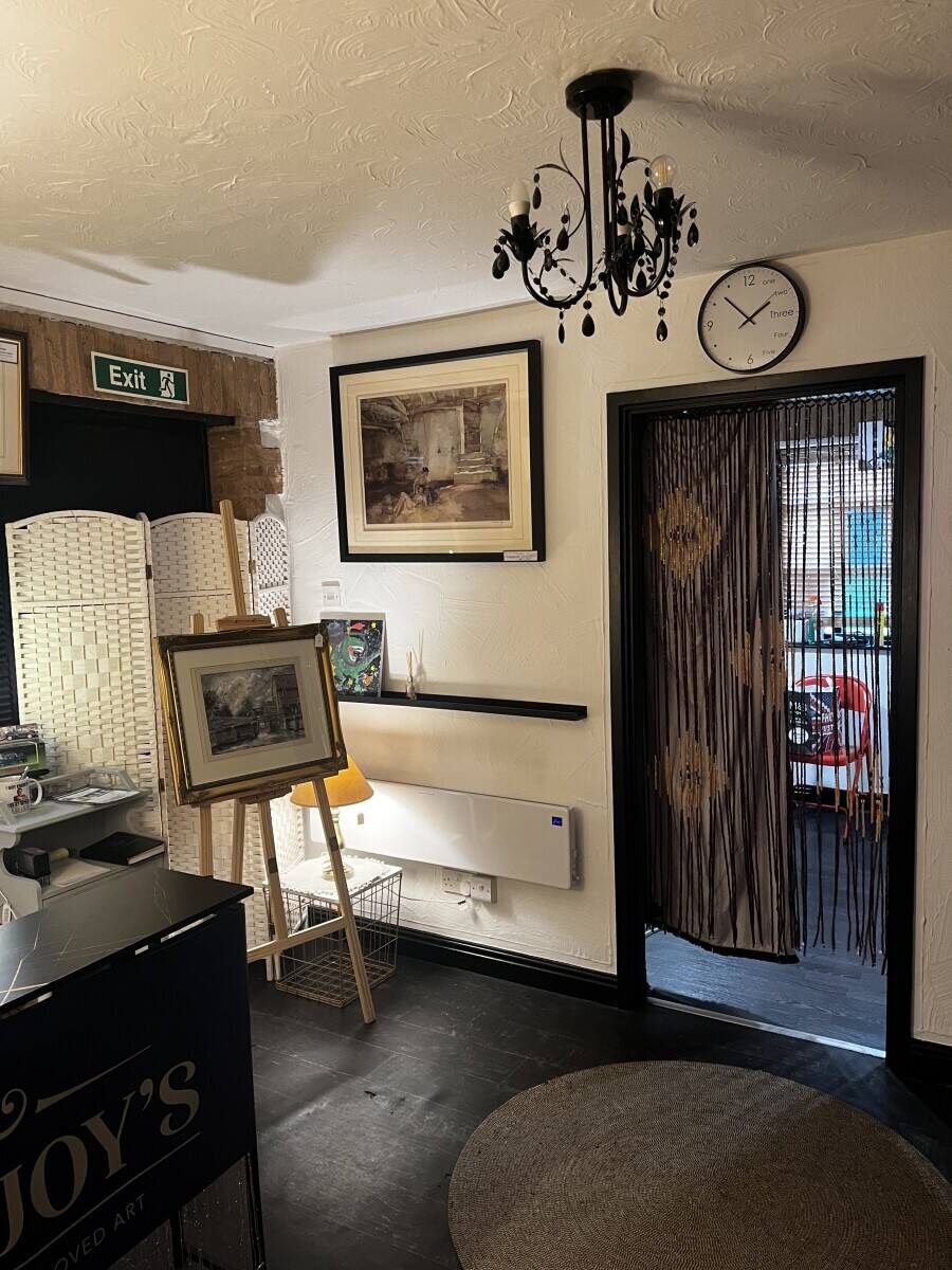 Art gallery & Antiques for sale in Tamworth Staffordshire
 Photo 4