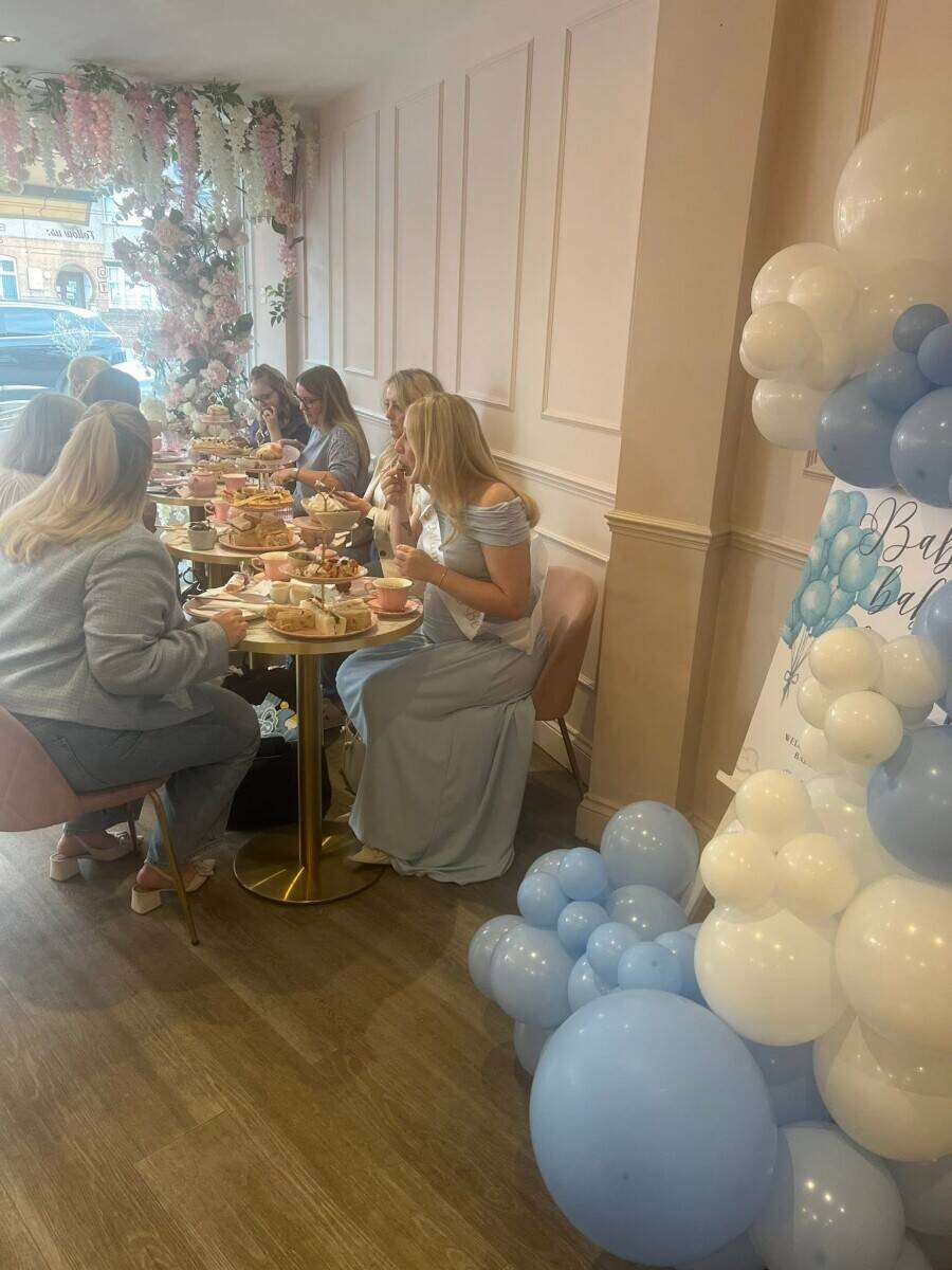 Charming Brunch Cafe for sale in Hornchurch London Photo 3