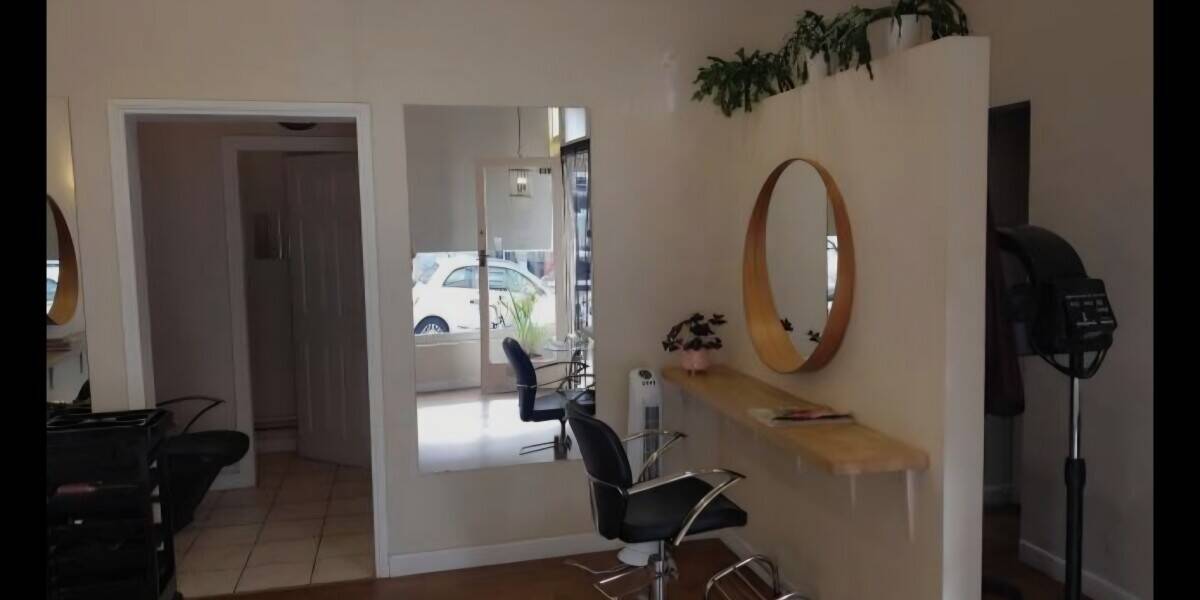 FOR SALE: PREMIUM HAIRDRESSING SALON &ndash; PRIME LOCATION NEAR BERRYLANDS STATION