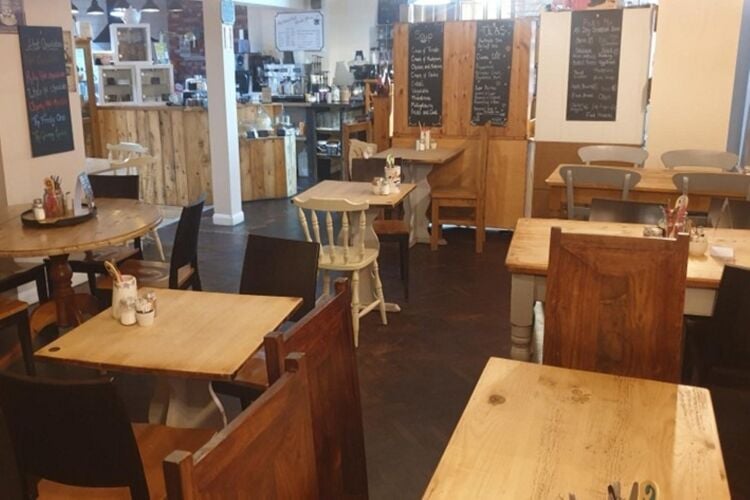 Established Cafe - Evesham Photo 3