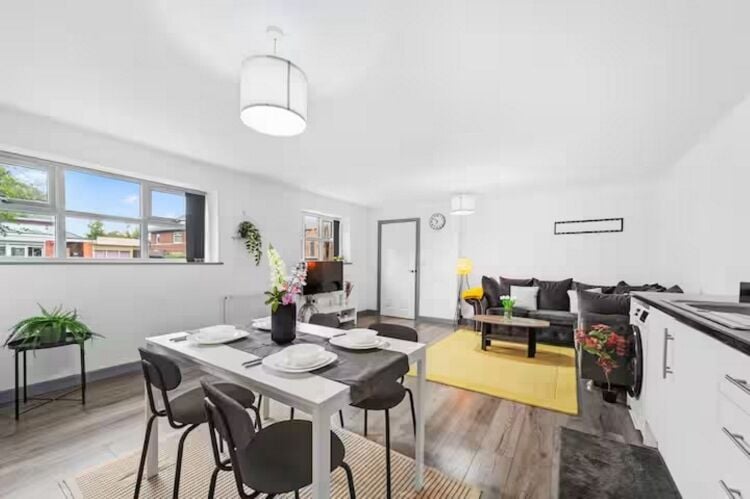 Serviced Accommodation Business Sale - Leeds Photo 3
