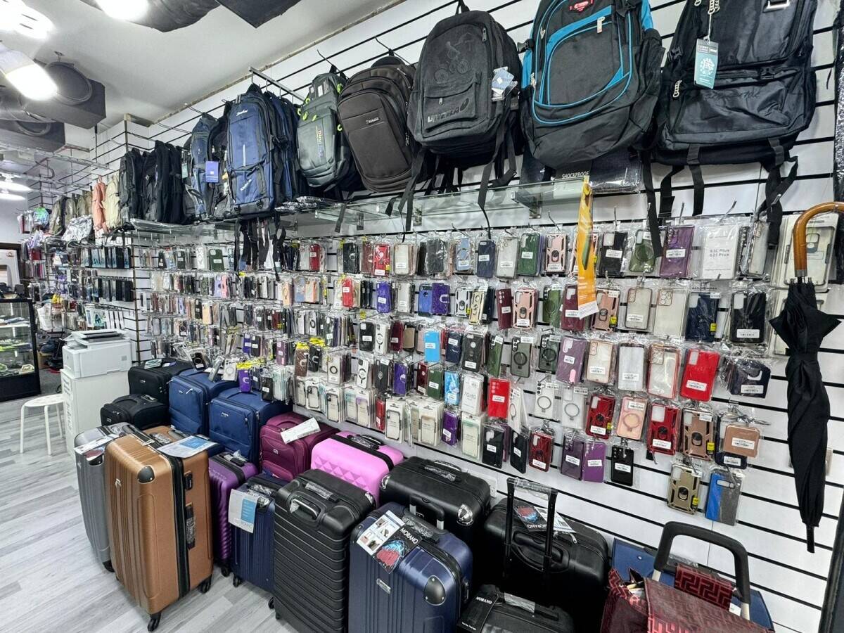 MOBILE SHOP IS FOR SALE IN PRIME LOCATION IN KILBURN WITH HIGH POTENTIAL TO INCREASE SALES.