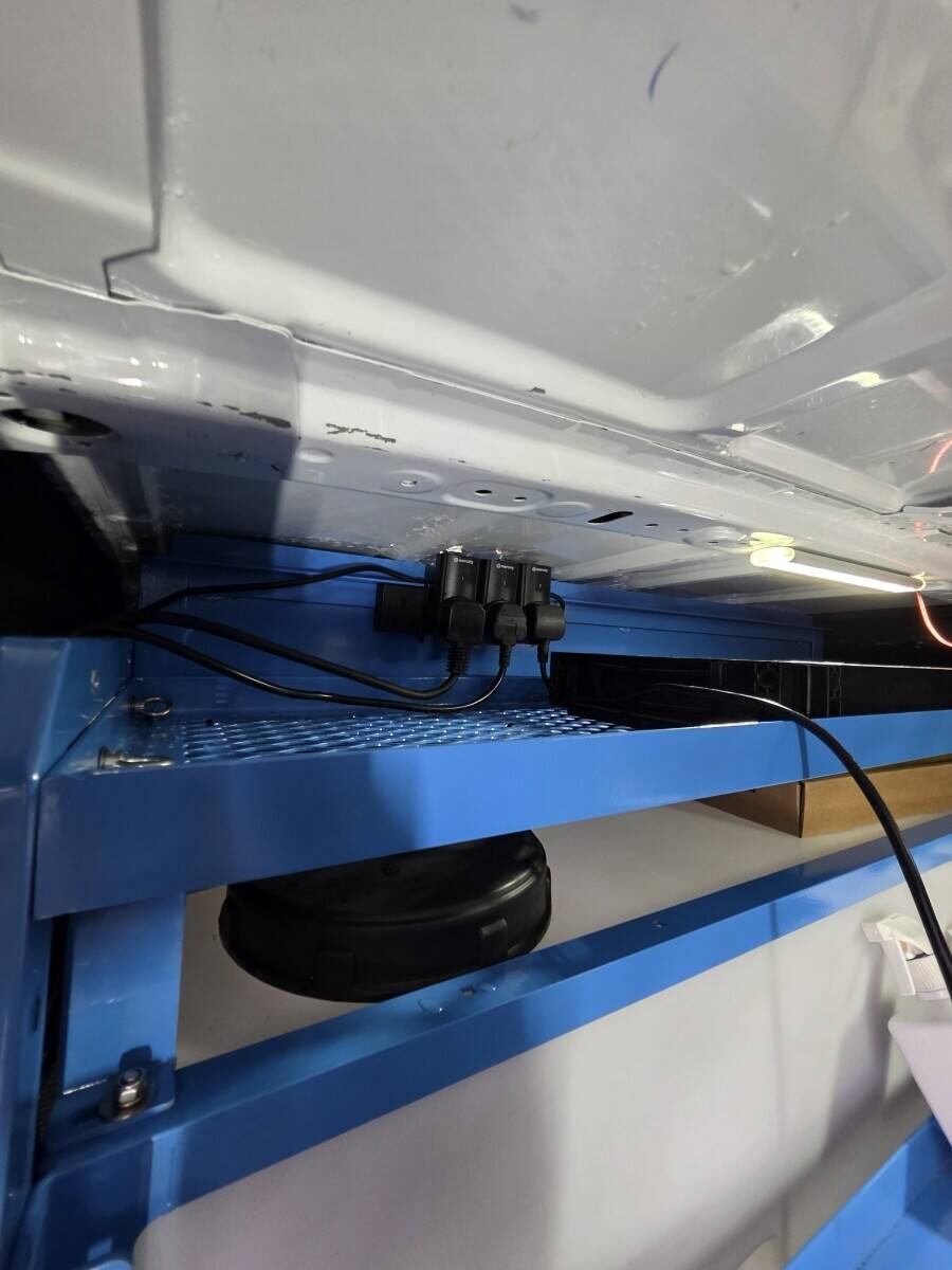 Professional Mobile Valeting Van –Equipment Under Warranty Photo 3
