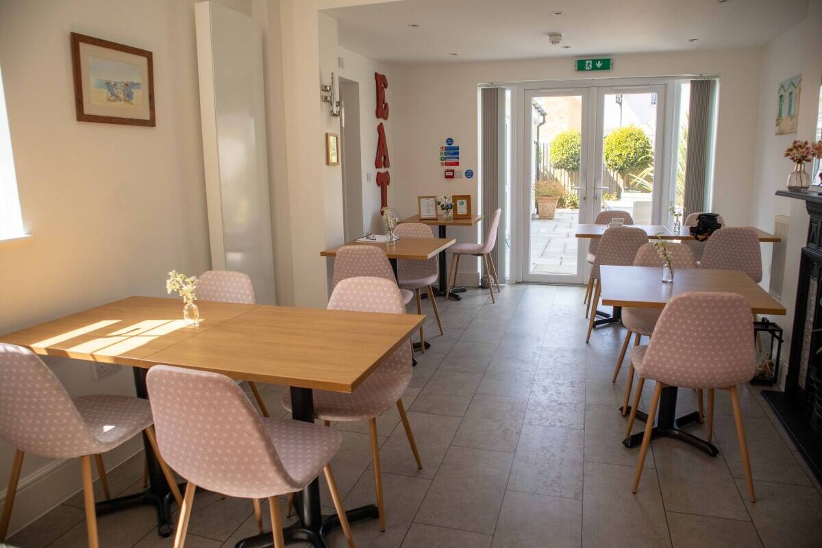ESSEX - HIGH QUALITY FIVE BEDROOM GUEST HOUSE
