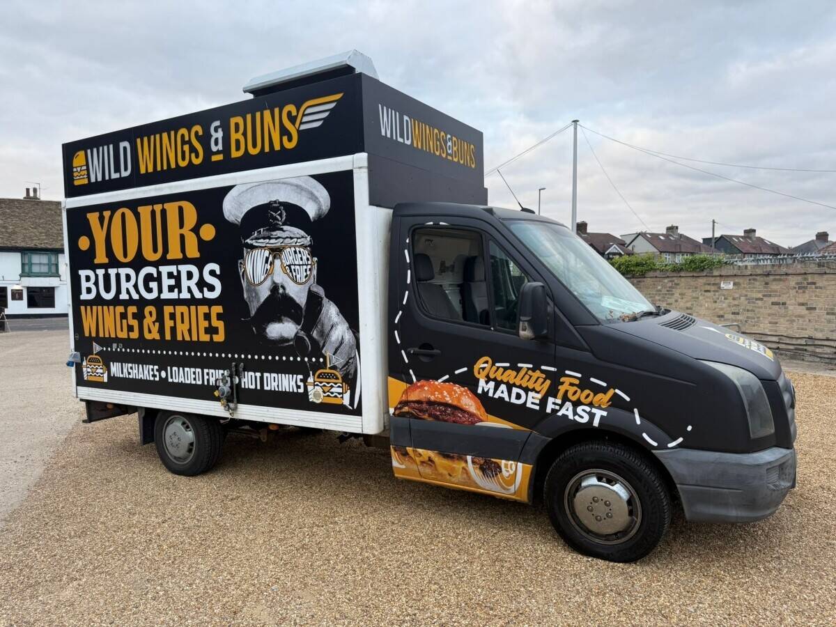 Wild Wings & Buns Fast Food Running Business Burgers & Wings
