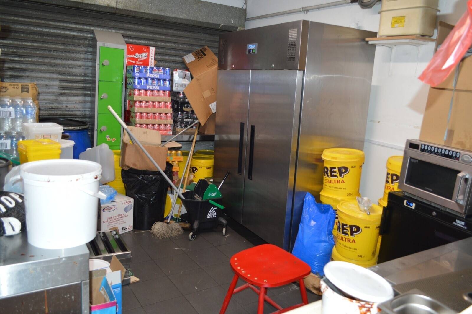 Profitable Takeaway Business for Sale – Strong Turnover & Growth Potential in Beddington Photo 3