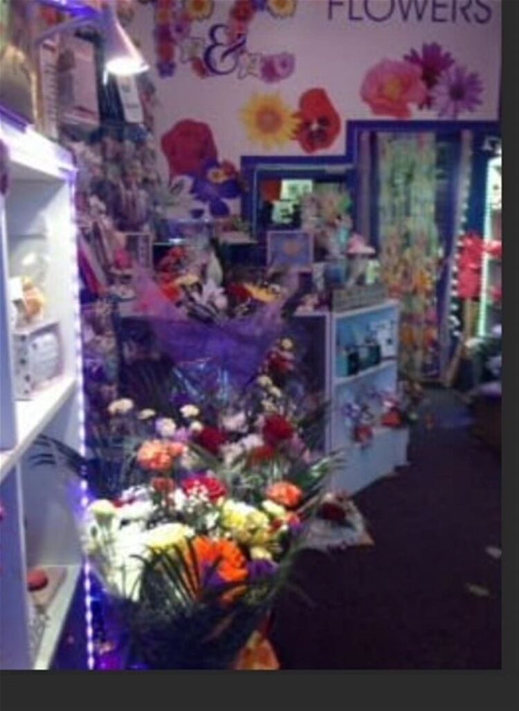 FLORIST town centre position SALTCOATS/NORTH AYRSHIRE Photo 3