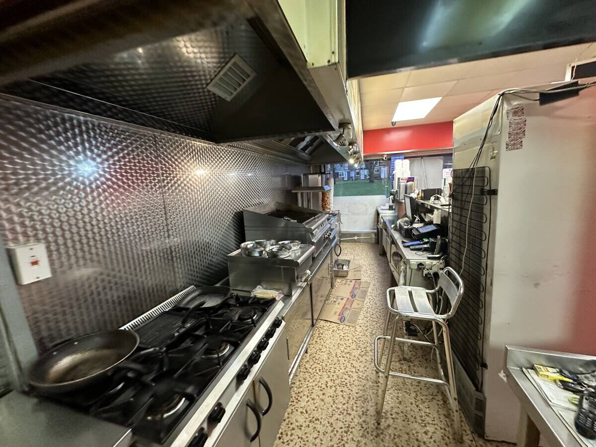 Kebab & Pizza Takeaway shop for sale in Gillingham Kent 
