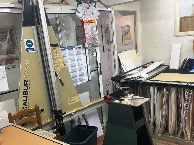 Picture Framers & Gallery for Sale Photo 3